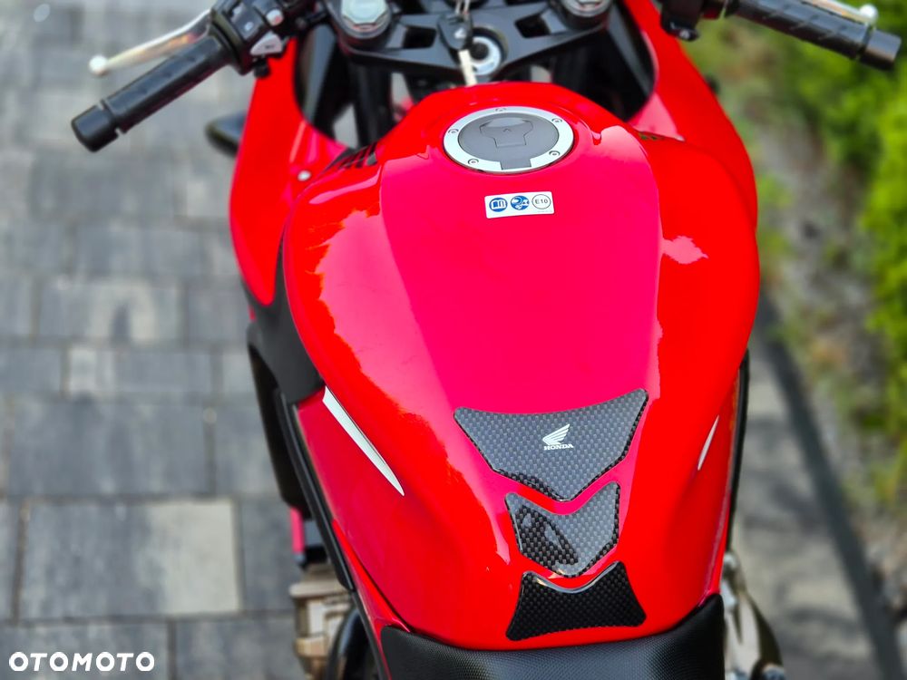 Honda CBR - 27