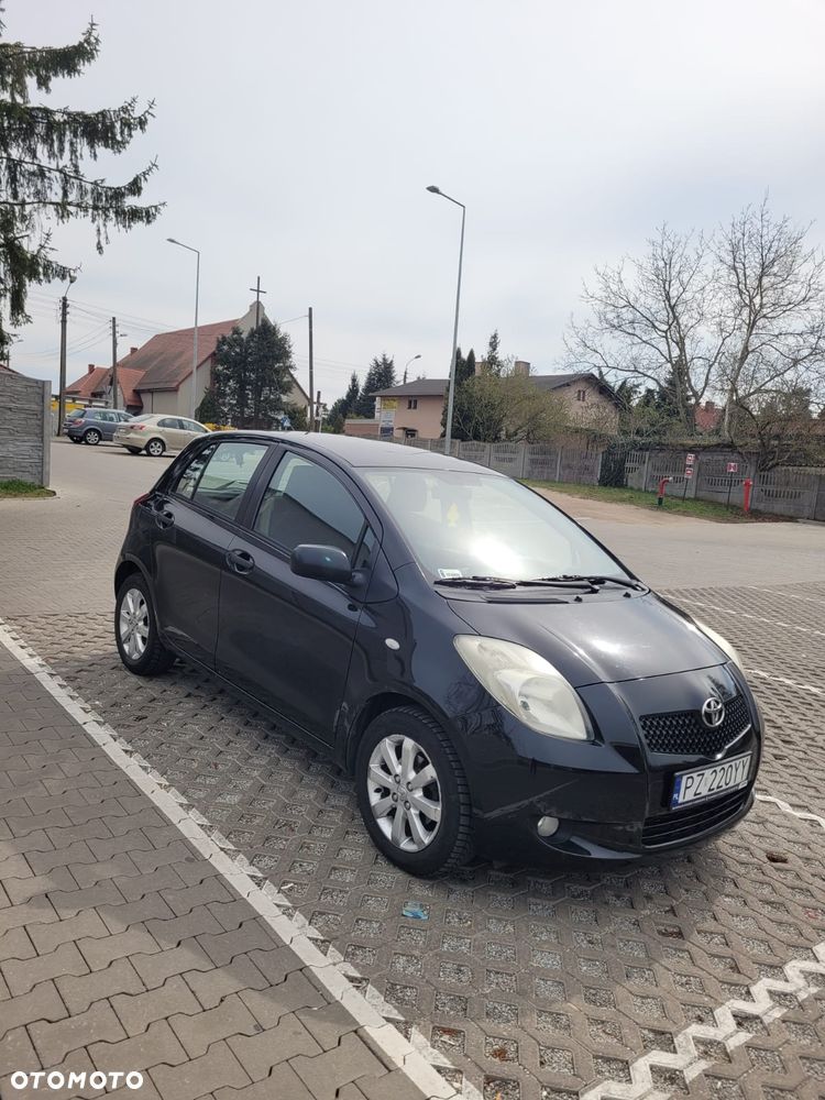 Toyota Yaris 1.3 Sol - 1