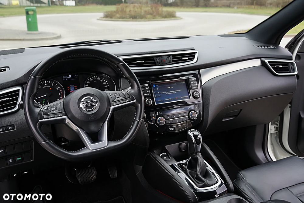Nissan Qashqai 1.2 DIG-T Xtronic TEKNA+ - 28