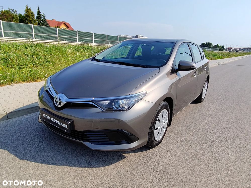 Toyota Auris 1.6 Classic Plus - 2