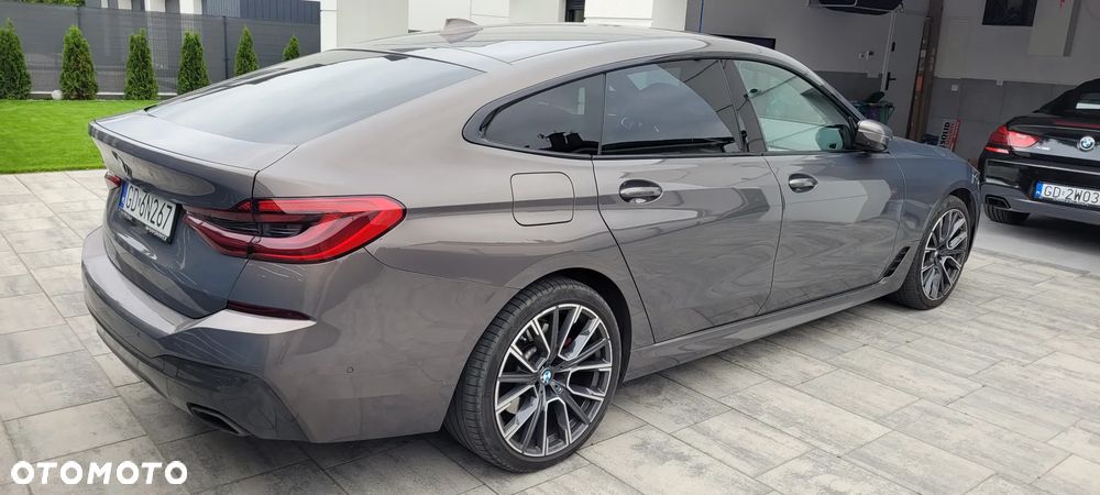 BMW 6GT - 8