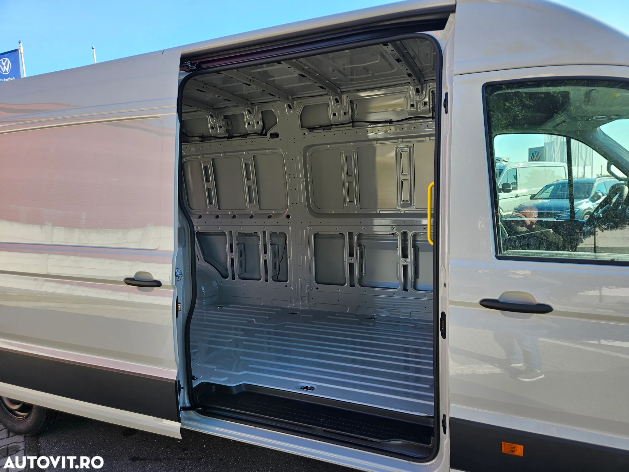 Volkswagen CRAFTER L4H3 - 8