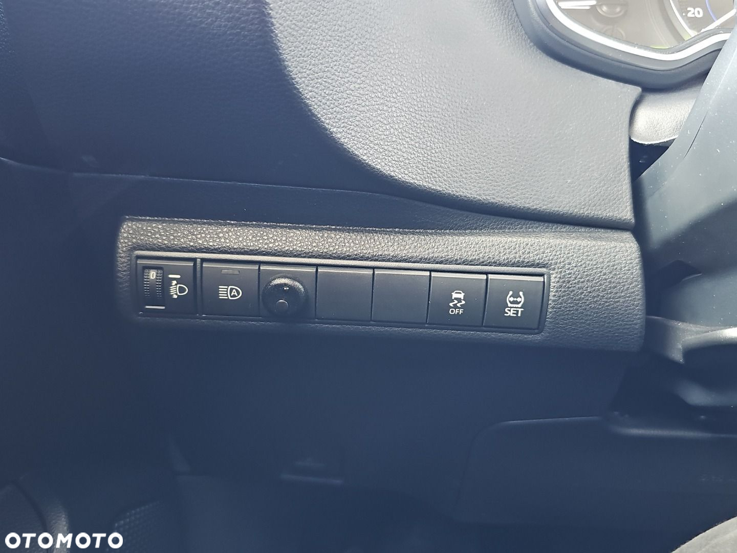 Toyota Corolla - 10