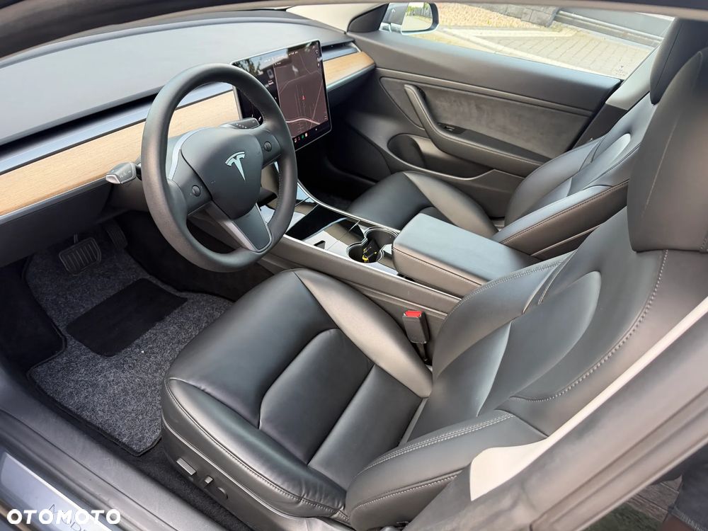 Tesla Model 3 Standard Reichweite Plus Hinterradantrieb - 14
