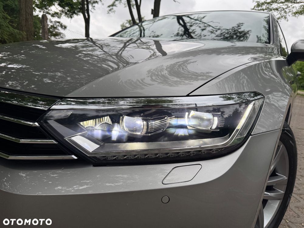 Volkswagen Passat 2.0 TDI SCR (BlueMotion Tech) 4Motion D Highline - 35