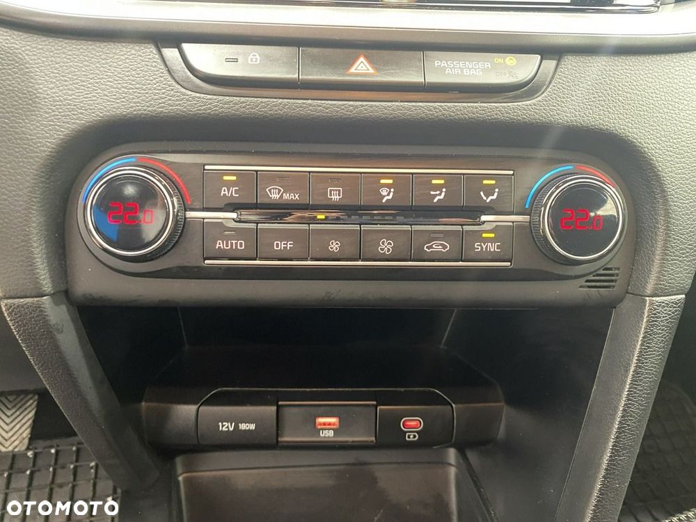 Kia Ceed - 21