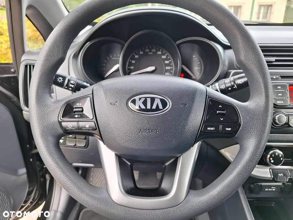Kia Rio - 21
