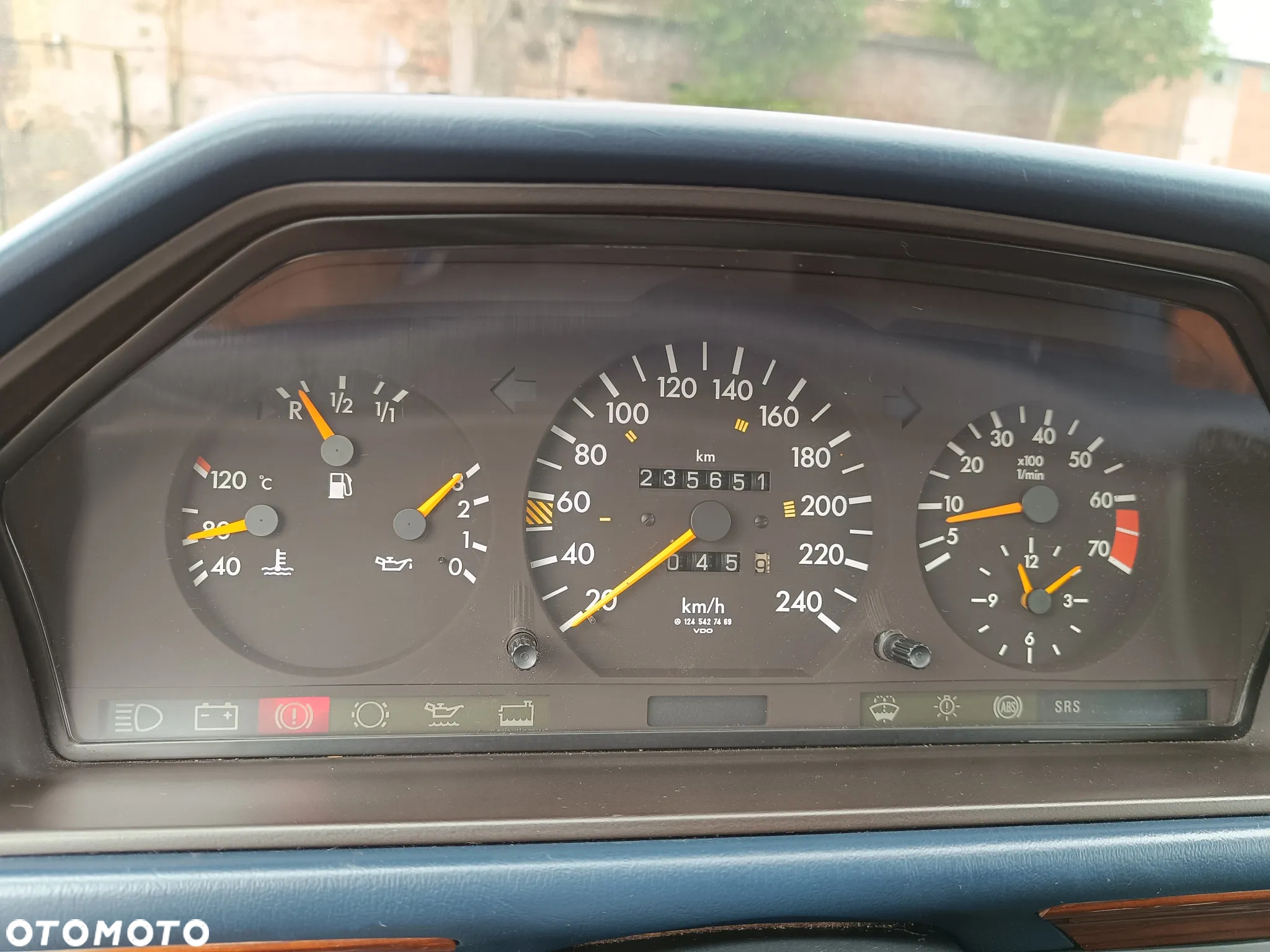Mercedes-Benz Klasa E 200 - 5