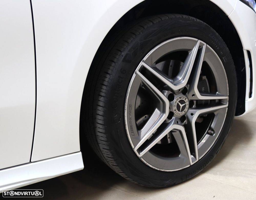 Mercedes-Benz A 250 e AMG Line - 4