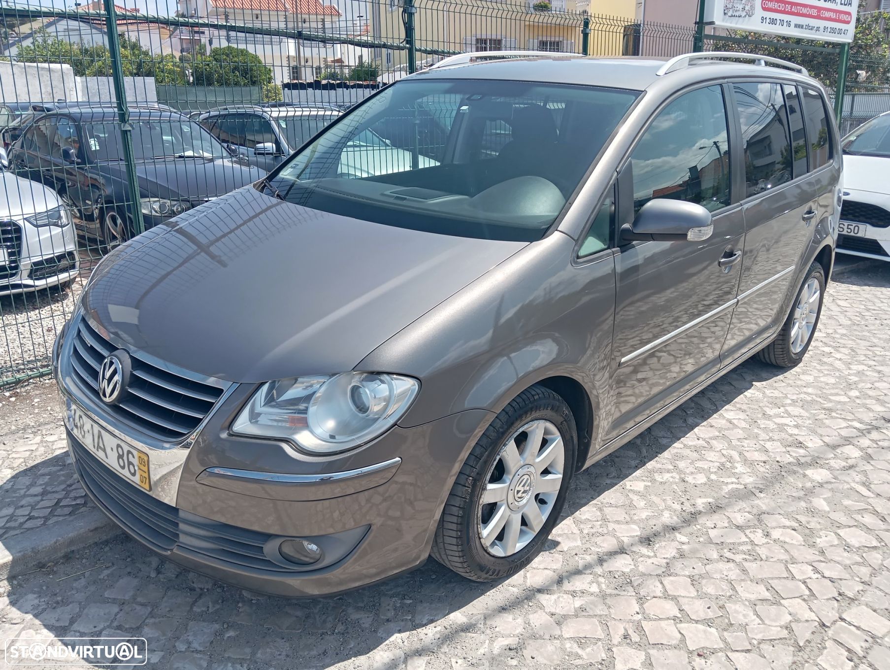 VW Touran 1.9 TDi Highline 7L - 1