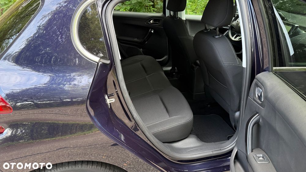 Peugeot 208 PureTech 82 Start & Stop Allure - 24