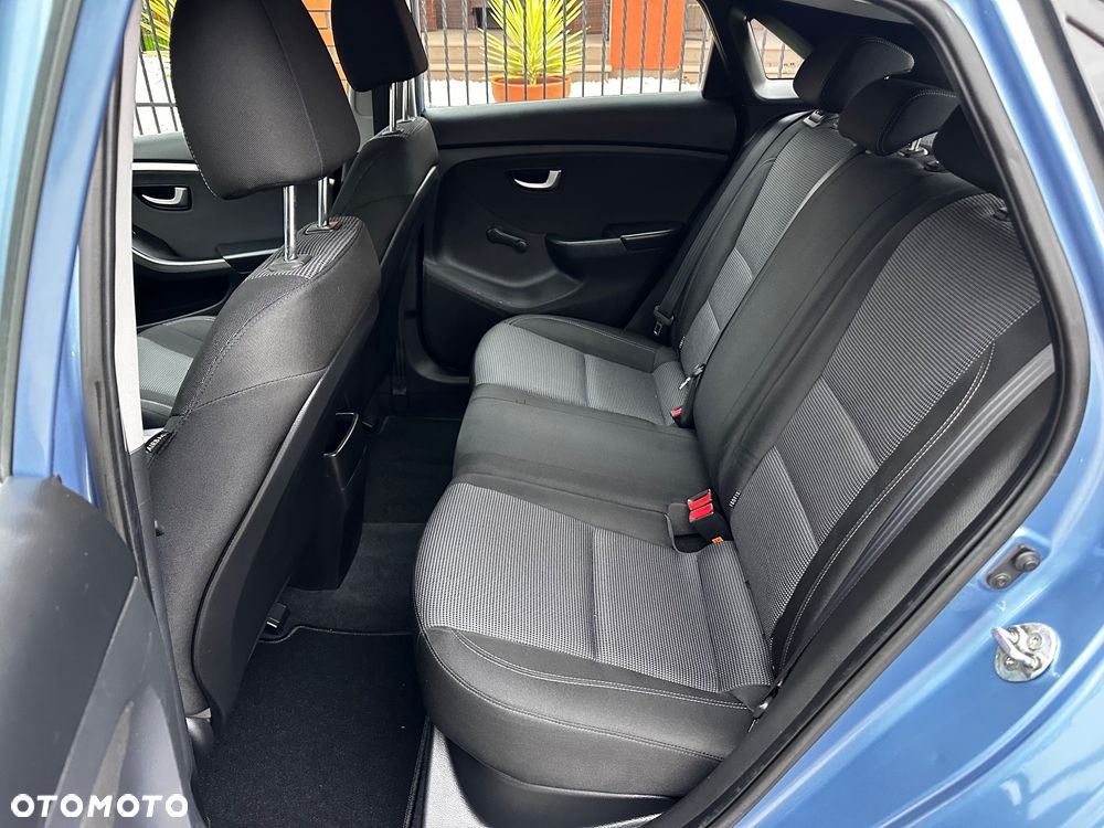 Hyundai i30 - 23