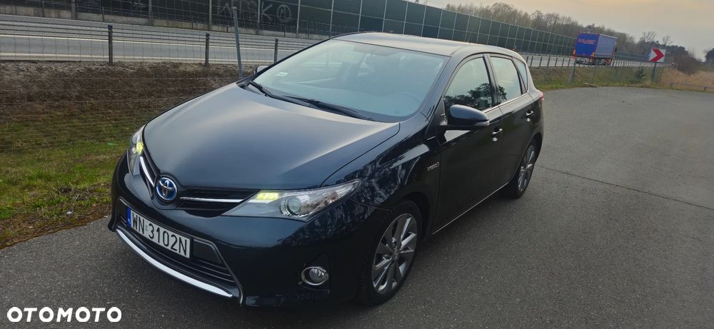 Toyota Auris 1.8 HSD Luna - 1