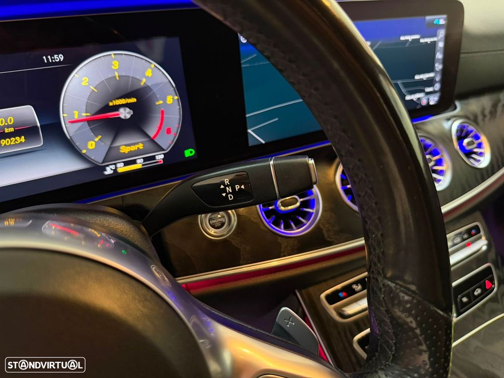 Mercedes-Benz E 220 d AMG Line - 32