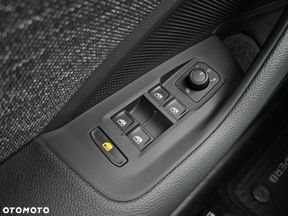 Skoda Superb 2.0 TDI SCR Essence DSG - 13