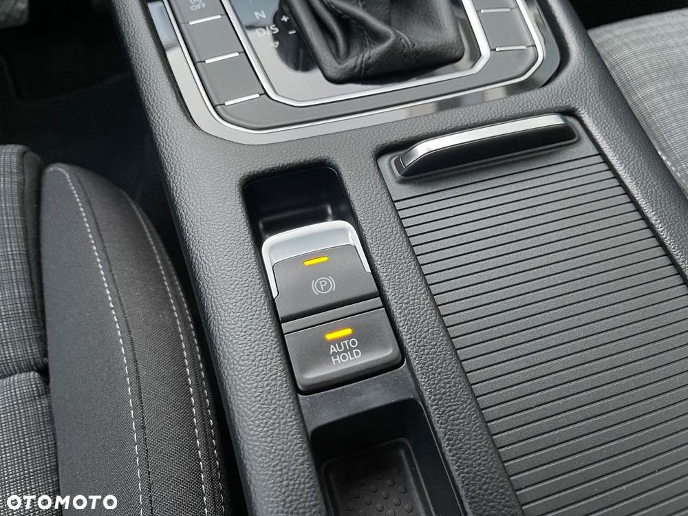 Volkswagen Passat 2.0 TDI EVO Business DSG - 33