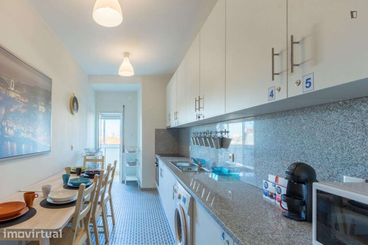 Quarto - localizado em Paranhos Porto - Grande imagem: 4/14