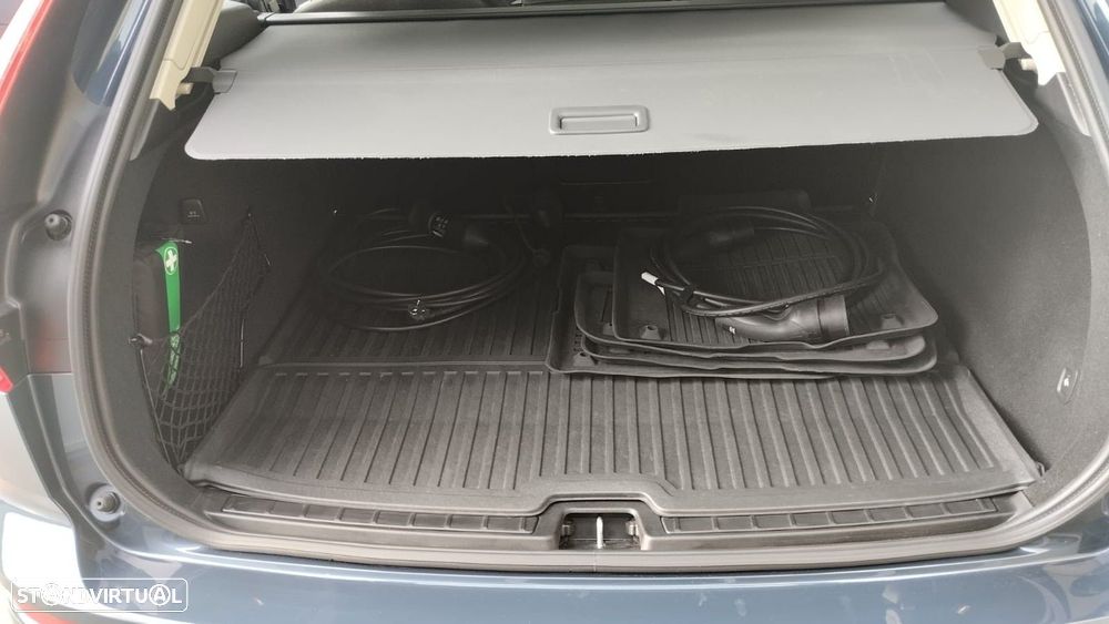 Volvo XC 60 2.0 T6 PHEV Core AWD - 6