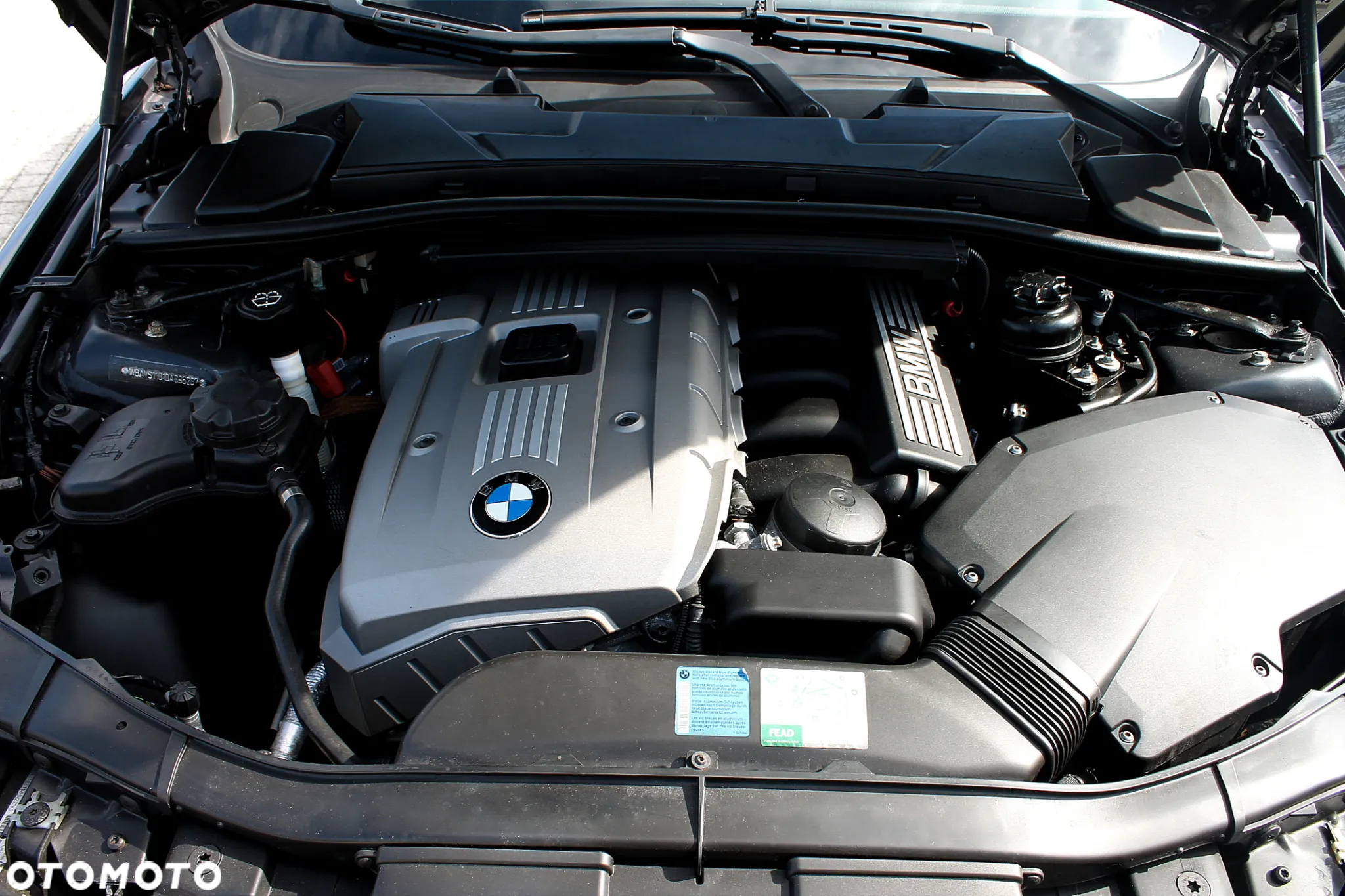 BMW Seria 3 325i Touring - 22