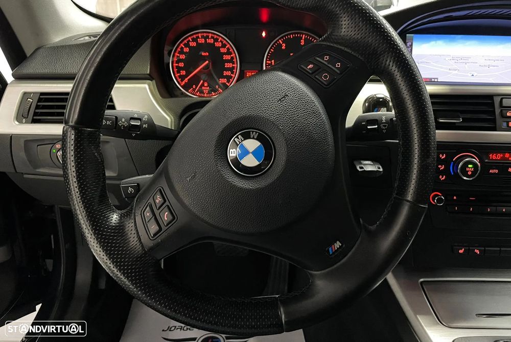 BMW 320 d Coupe Auto - 41