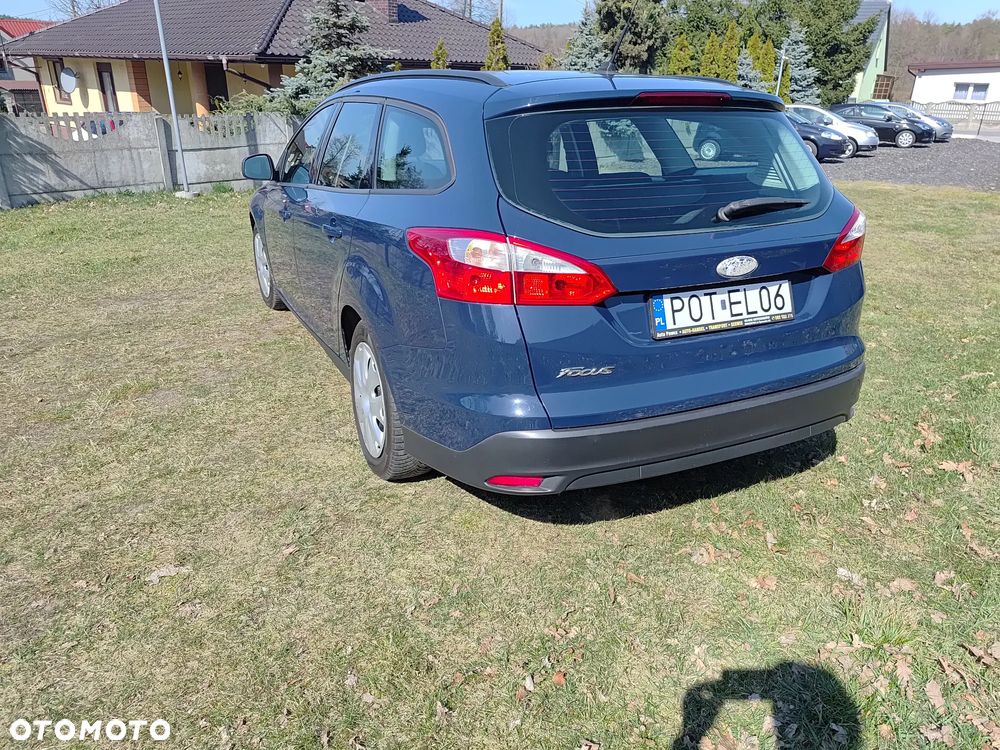 Ford Focus SW - 8
