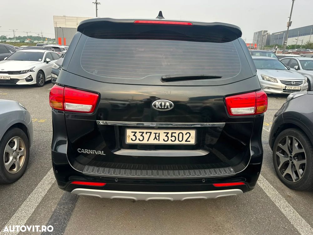 Kia Carnival - 5