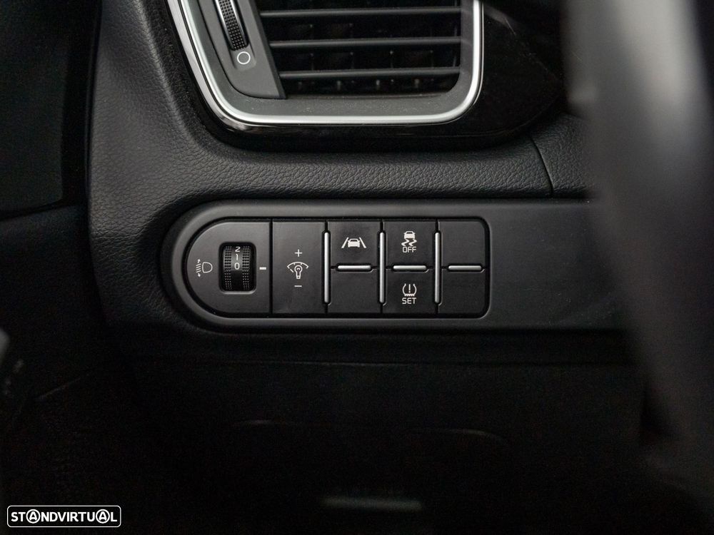 Kia Ceed SW 1.6 CRDi MHEV Dynamic - 19