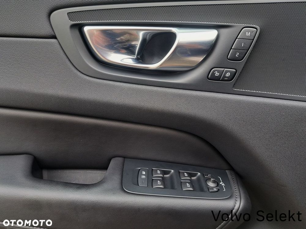 Volvo XC 60 - 30