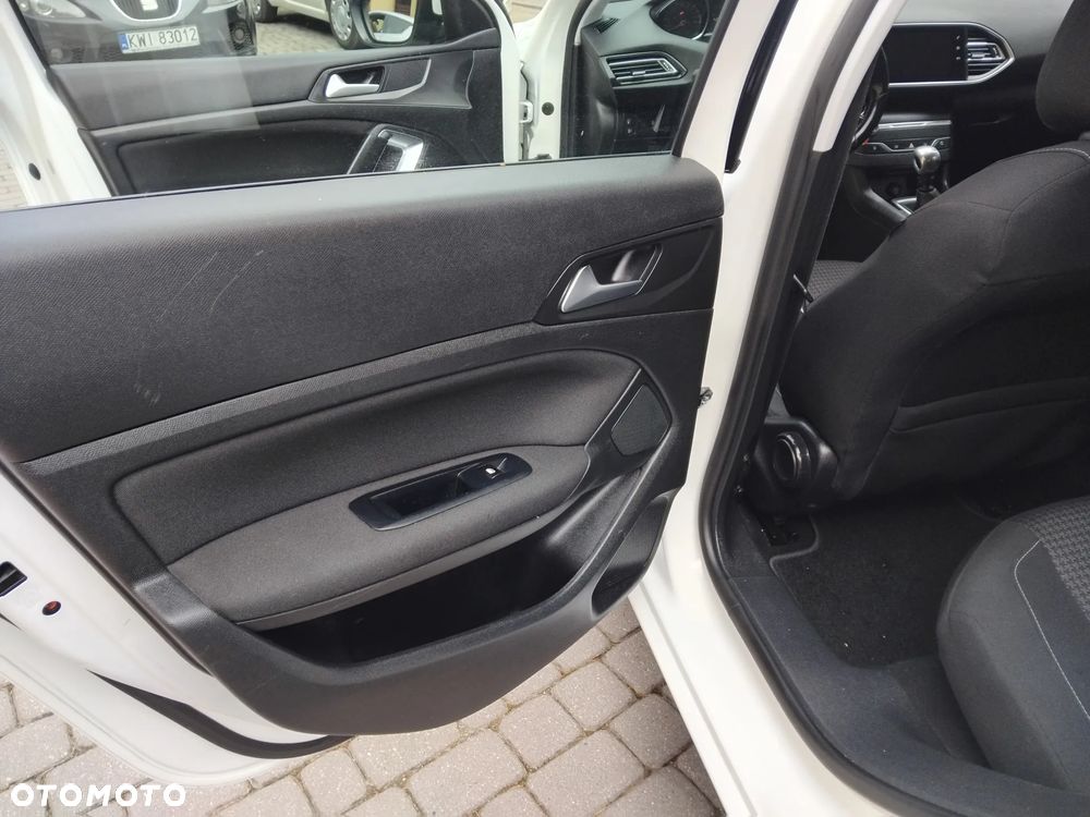 Peugeot 308 1.5 BlueHDi Business Line S&S - 11