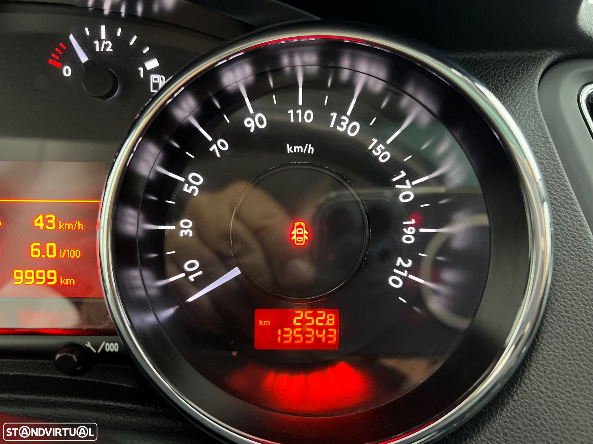Peugeot 5008 1.6 BlueHDi Allure - 17
