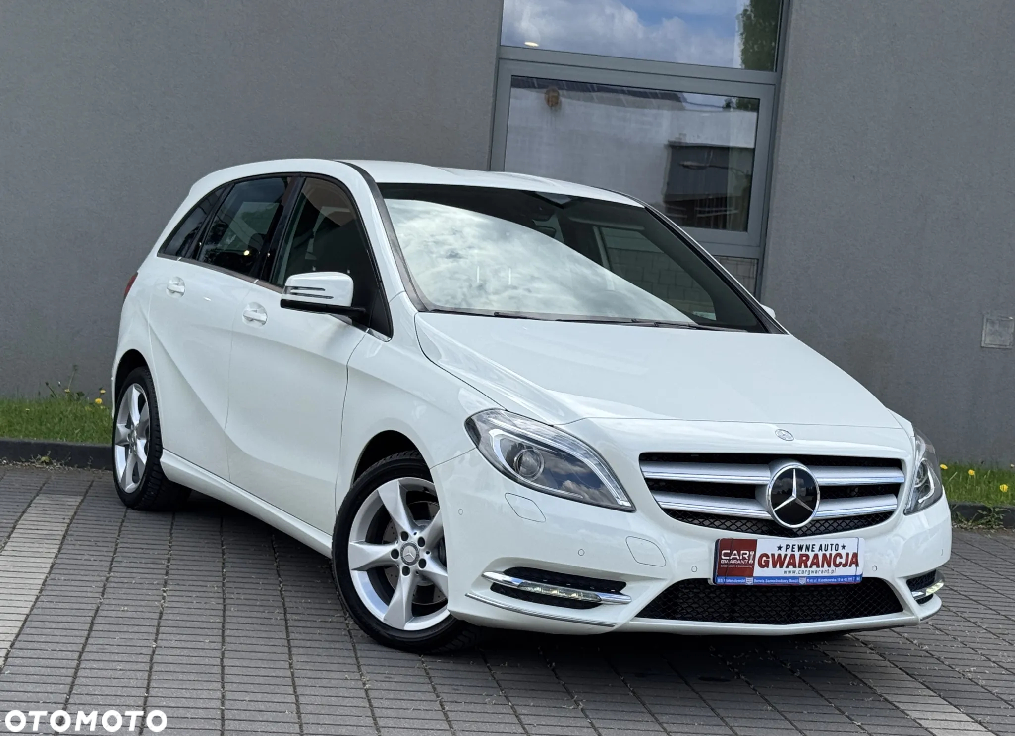 Mercedes-Benz Klasa B 220 4Matic 7G-DCT - 2
