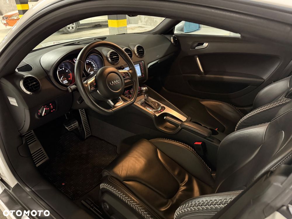 Audi TT S Coupé - 11