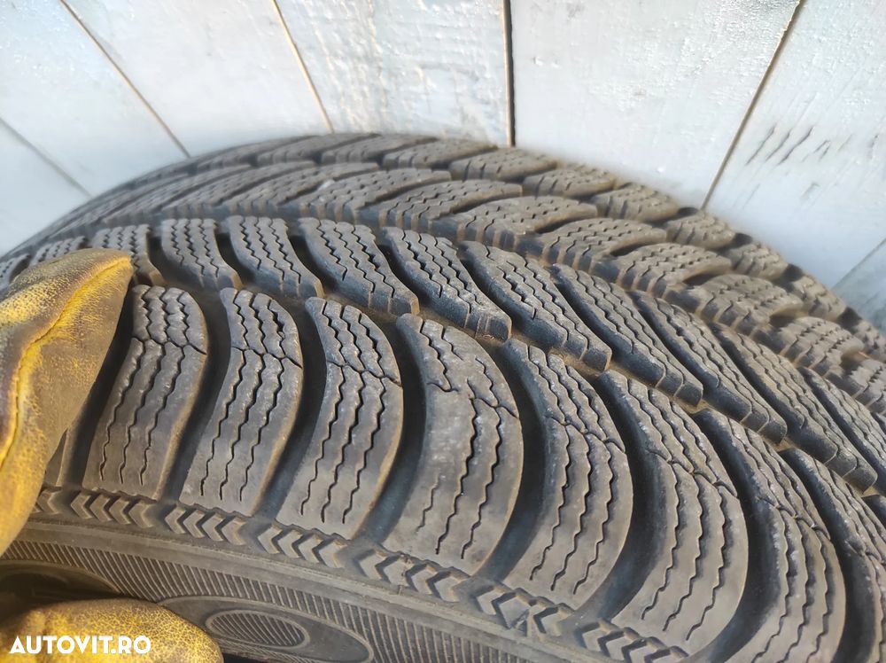 Volkswagen Golf 1.6 TDI DPF BMT DSG Comfortline - 22