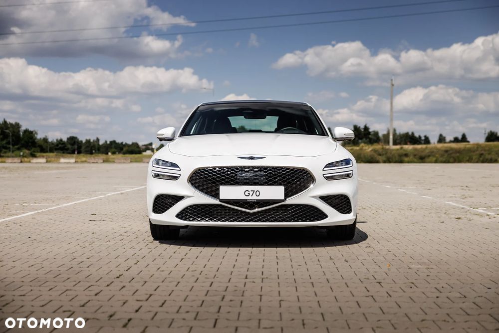 Genesis G70 2.0T Plus AWD 8AT Sport - 3