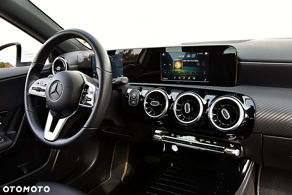 Mercedes-Benz Klasa A 200 7G-DCT - 36