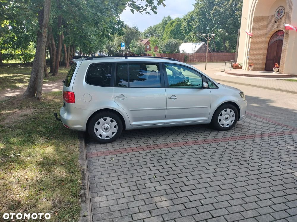 Volkswagen Touran 2.0 TDI DPF BlueMotion Technology Comfortline - 4