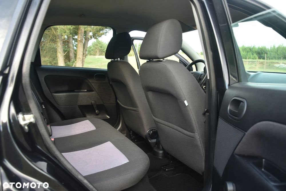 Ford Fiesta ver-1-3-black-magic - 32