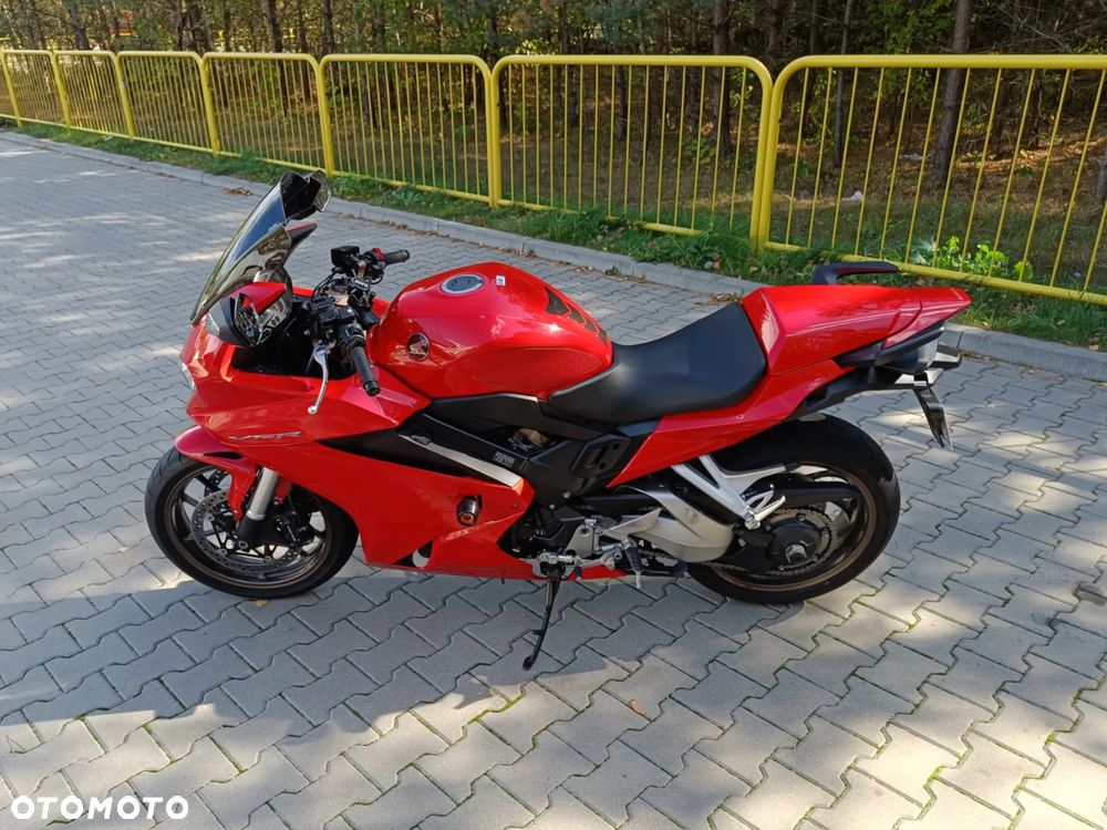 Honda VFR - 7