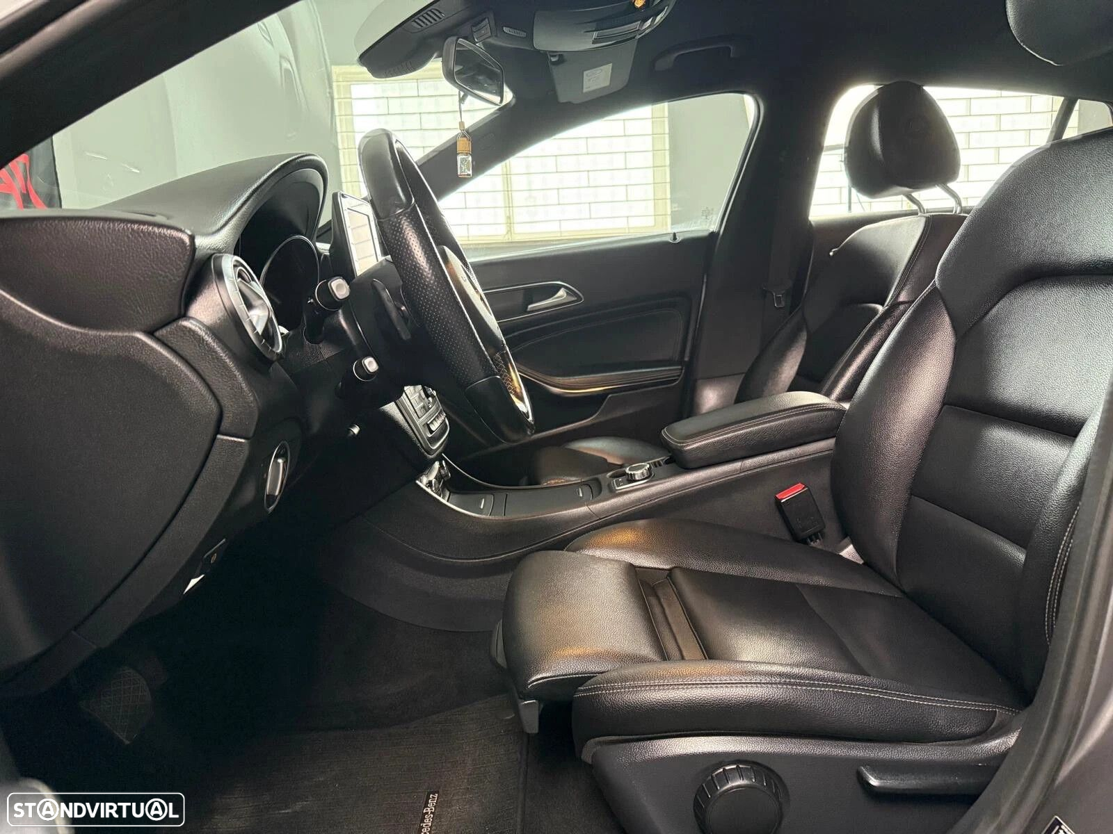 Mercedes-Benz CLA 220 d Shooting Brake Urban Aut. - 13