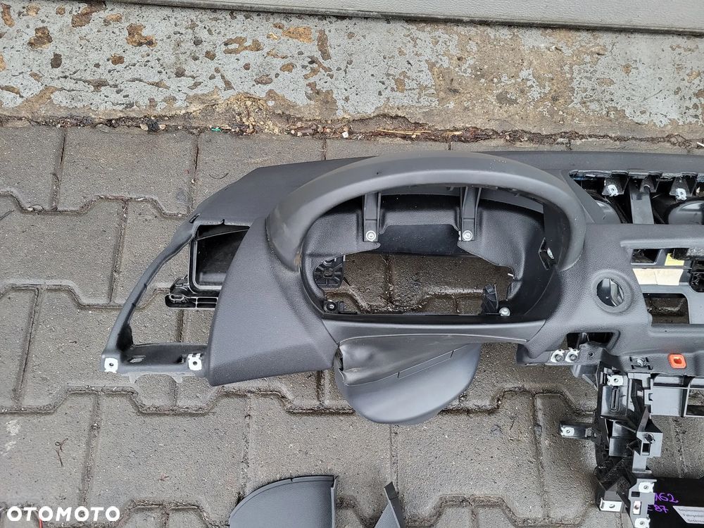 BMW E87 DESKA ROZDZIELCZA KONSOLA KOKPIT AIRBAG EUROPA - 2