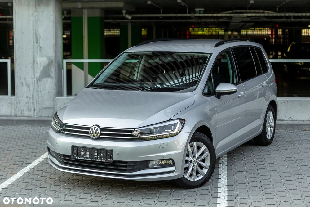 Volkswagen Touran - 1