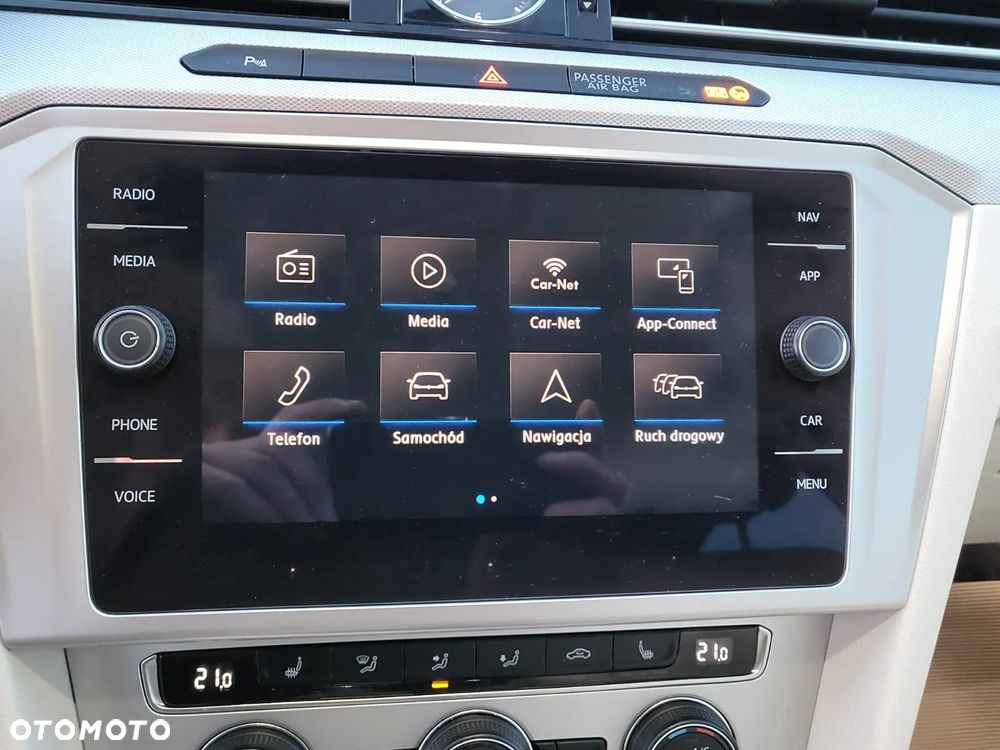Volkswagen Passat 2.0 TDI SCR Comfortline - 18