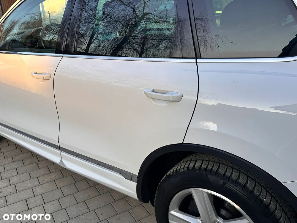 Volkswagen Touareg 3.0 V6 TDI BMT Perfectline R-Style - 11