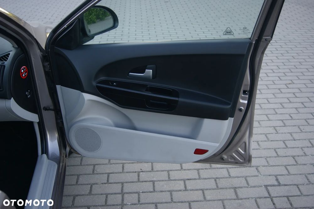 Kia Ceed 1.4 CVVT Attract - 33