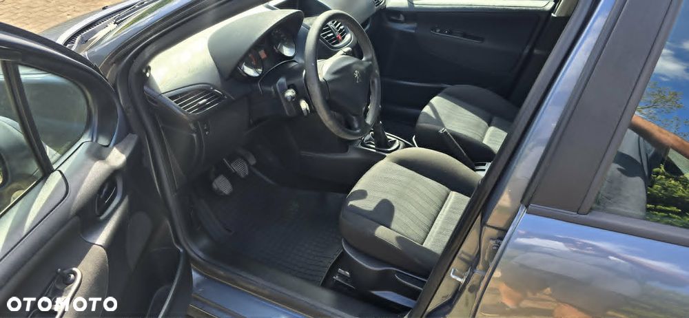 Peugeot 207 - 7