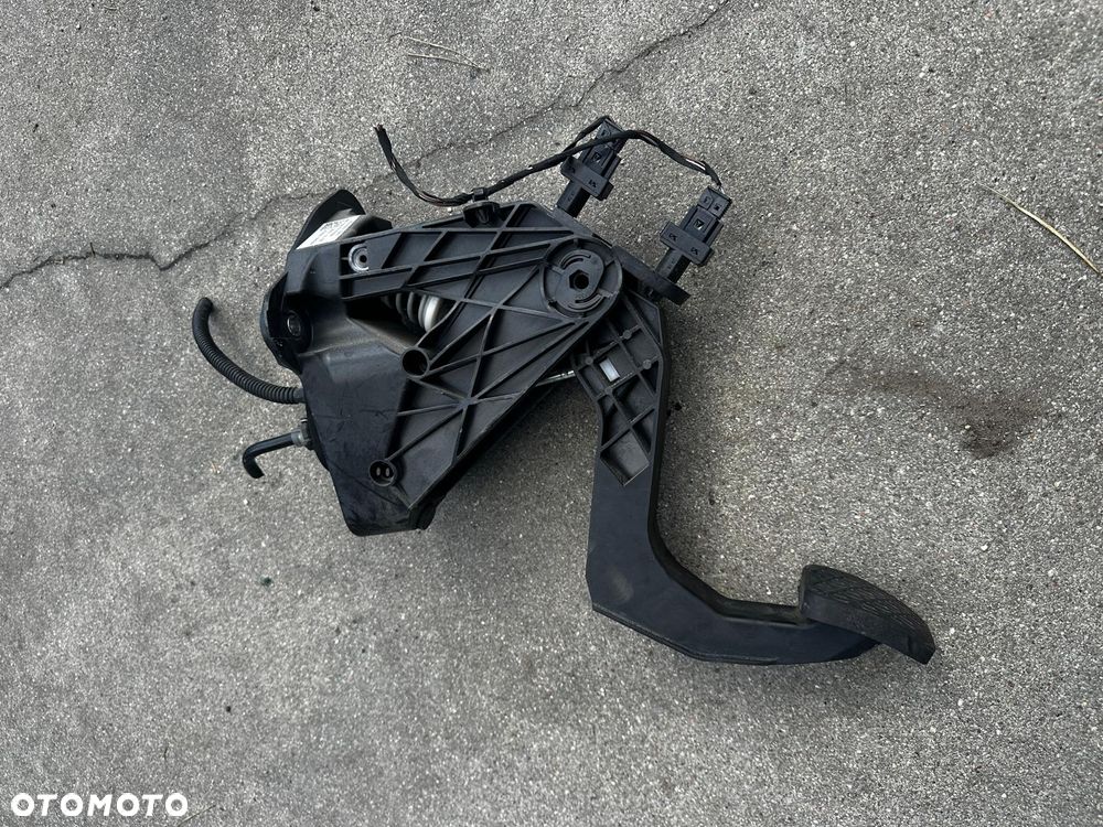 Pedał Sprzęgła Mercedes Sprinter W907 W910 Demontaż A9072900000 - 1