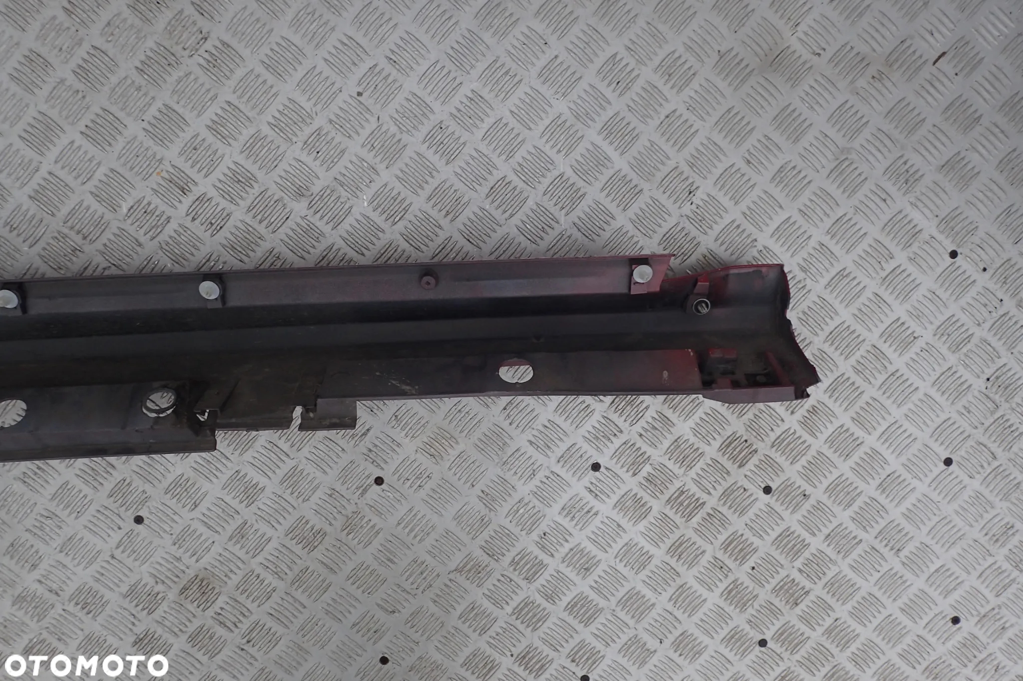 PRÓG LISTWA PROGOWA LEWA / PRAWA TOYOTA YARIS IV 75860-K0080 / 75850-K0080 - 9