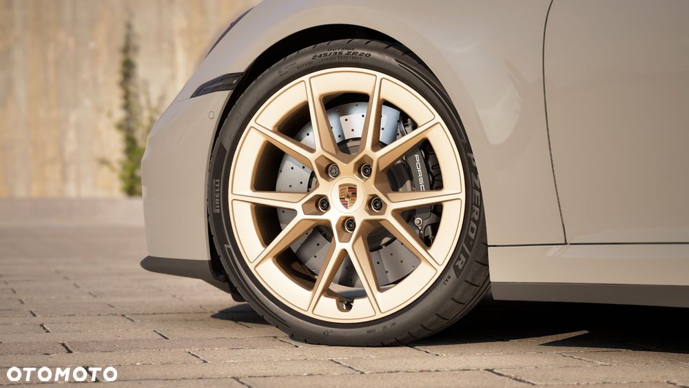 Porsche 911 Carrera 4S - 10