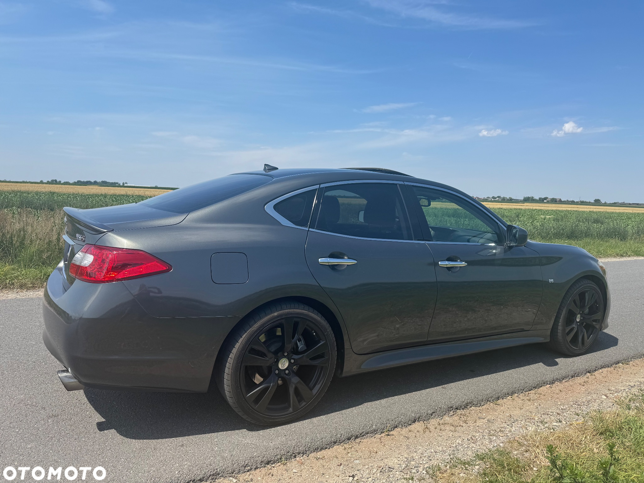 Infiniti M - 9