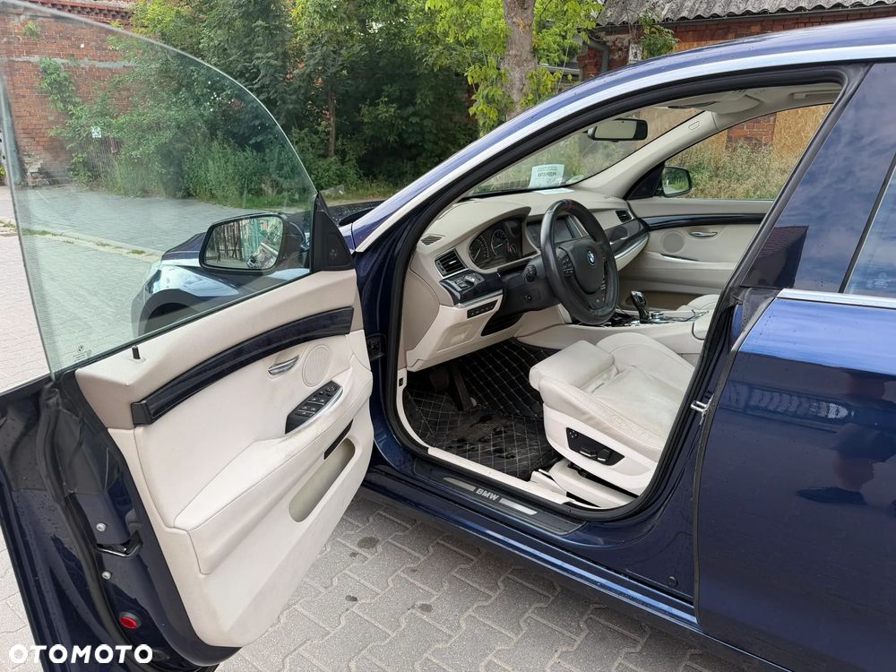 BMW 5GT 550i - 15